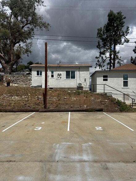 Building Photo - 1404 Prospect Dr