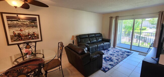 Building Photo - 207 Tropic Isle Dr