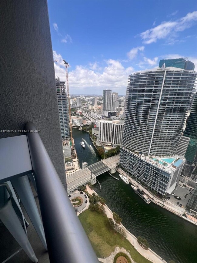 Building Photo - 475 Brickell Ave