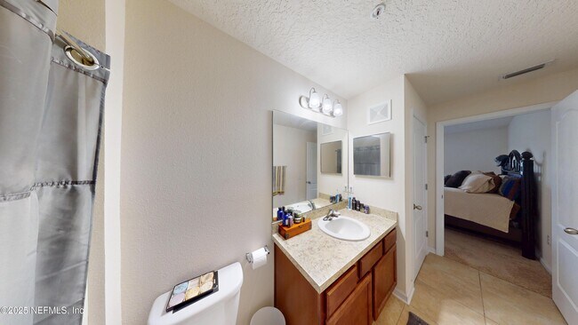 Building Photo - 218 Larkin Pl