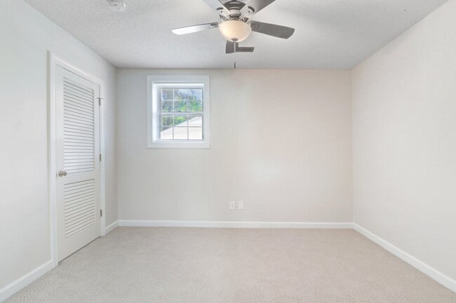 Building Photo - CHARMING 2-STORY BRICK HOME *Excellent Goldsboro Location* Lawn Care Included!