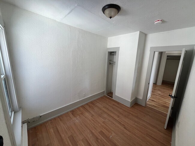 Building Photo - 40 Garnet St