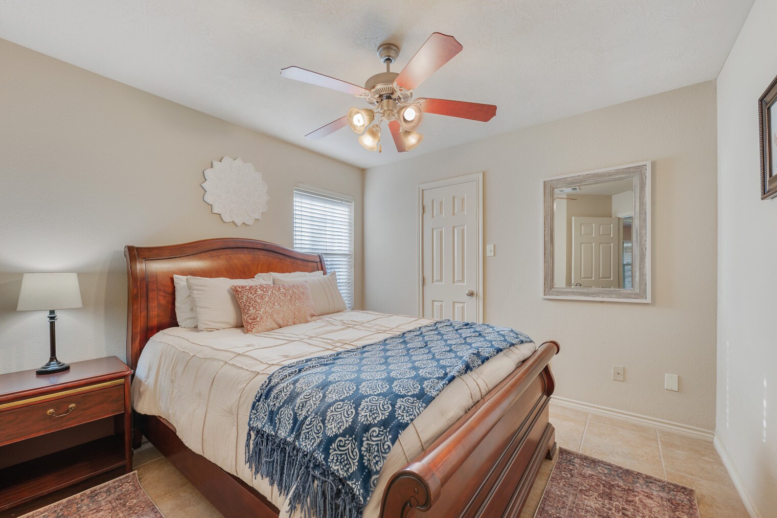 Building Photo - 214 Sterling St