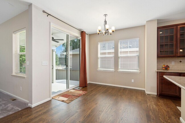 Building Photo - 3-Bed 3-Bed House