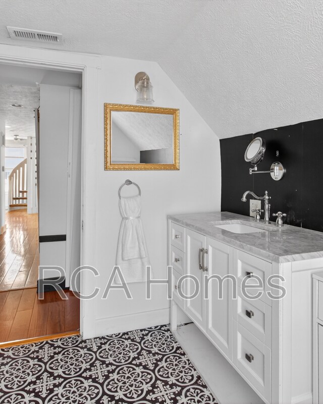 Building Photo - 1425 S East St