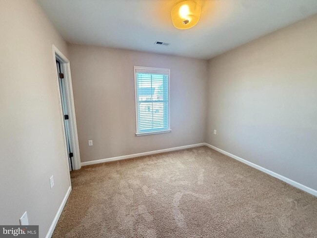 Building Photo - 217 Brooks Cir