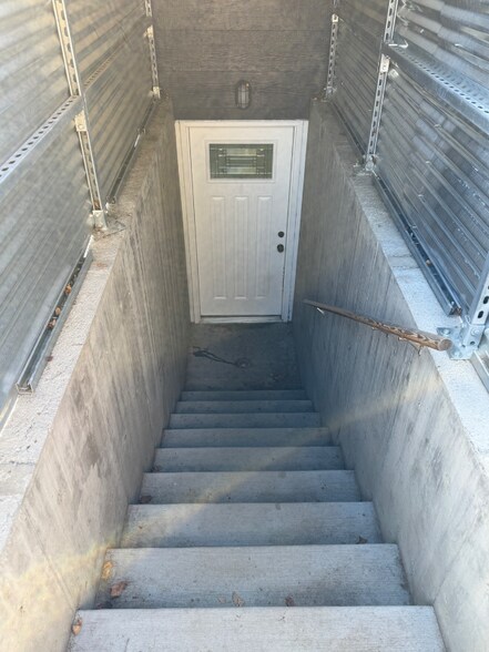 Building Photo - 11175 Dexter Dr