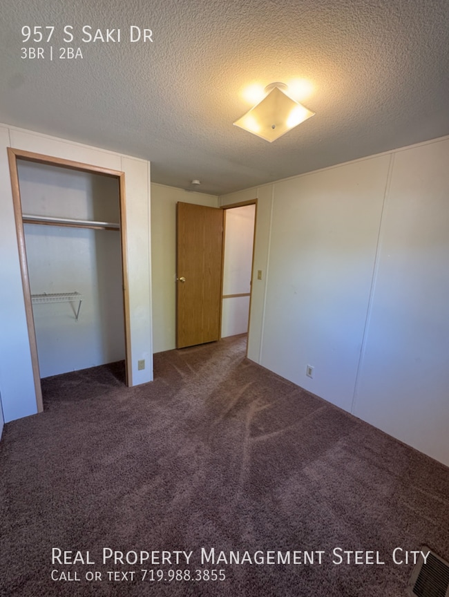 Building Photo - 957 S Saki Dr