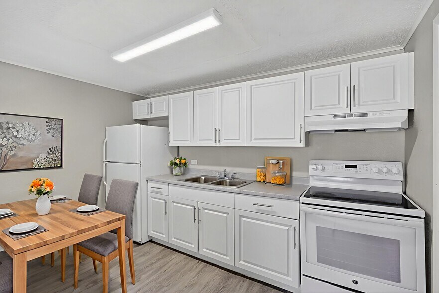 Primary Photo - Windrush Apartments