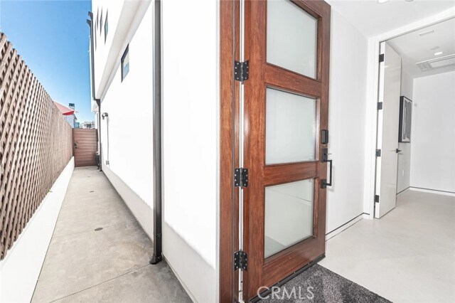Building Photo - 1034 W Balboa Blvd