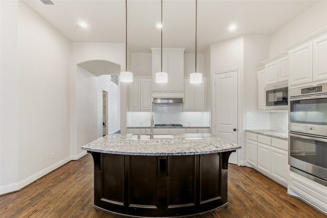 Building Photo - 4110 Maclin Dr