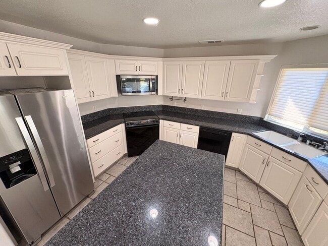 Building Photo - Beautiful 3 Bedroom Home in a Gated Community
