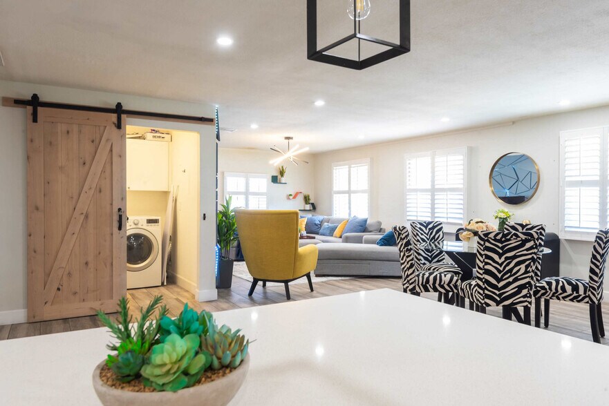 Building Photo - 3502 E Crocus Dr