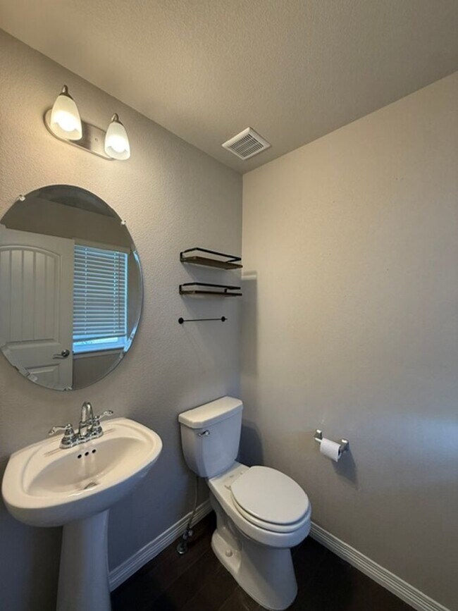 Building Photo - 6165 Shavers Dr