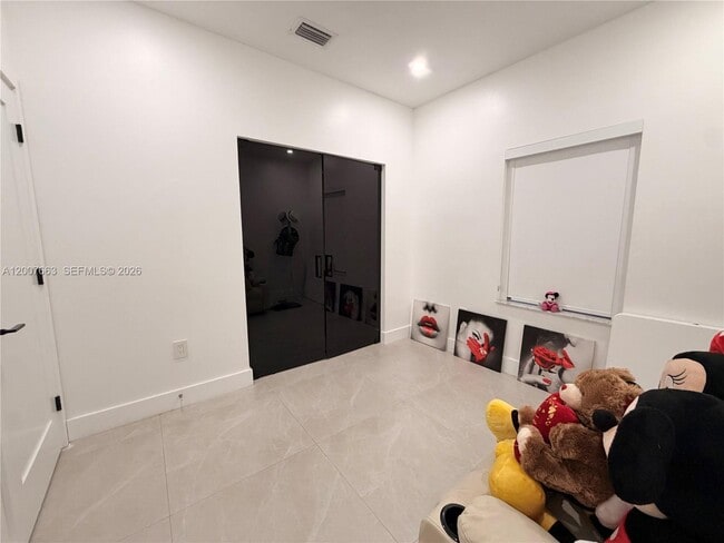 Building Photo - 86 NW 4th St