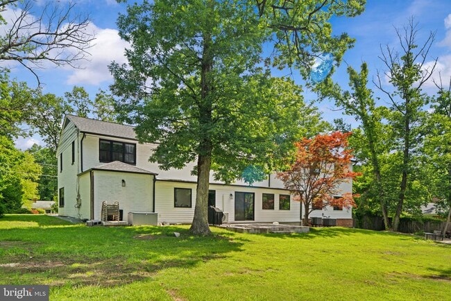 Building Photo - 6909 Pacific Ln