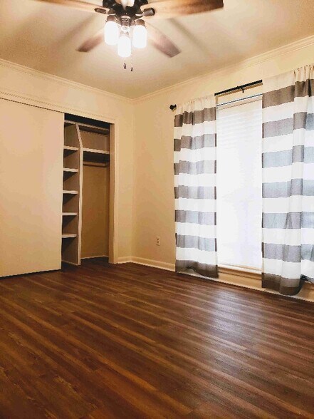 Building Photo - 420 Kim Dr