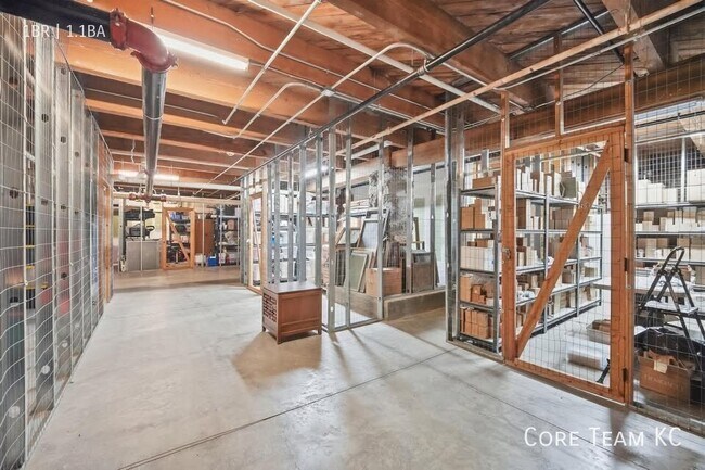 Building Photo - 1803 Wyandotte St