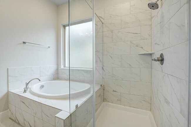 Building Photo - 21820 Enchanted Rock Dr N