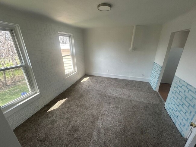 Building Photo - 218 Segur Ave