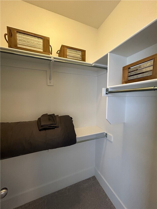 Building Photo - 606 Mill Pond Wy