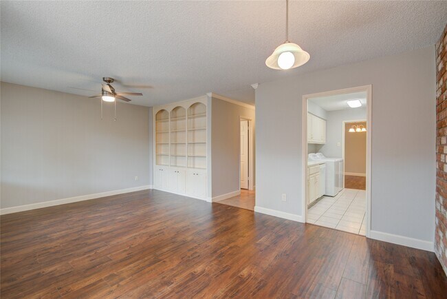 Building Photo - 14529 Misty Meadow Ln