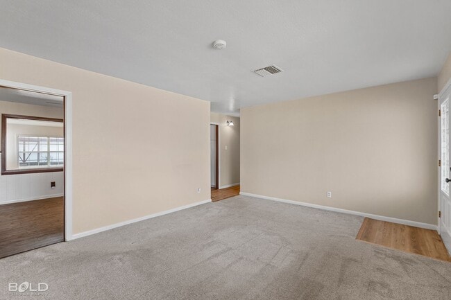 Building Photo - 1706 Shady Grove Dr