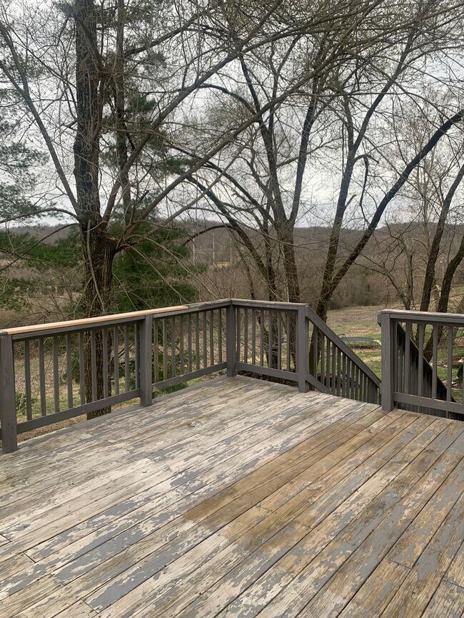 Building Photo - Charming Five-Bedroom Retreat with Finished Basement and Modern Amenities!