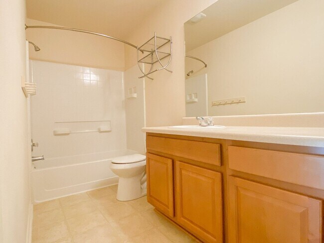 Building Photo - 12021 Pecangate Way