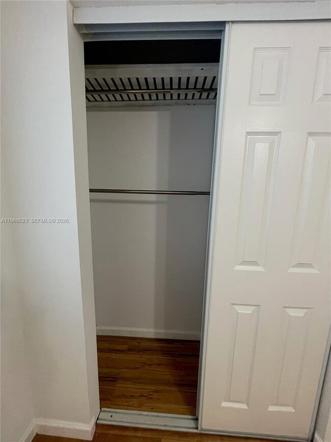 Building Photo - 4960 SW 119th Ave