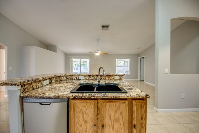Building Photo - 2462 Nature Pointe Loop
