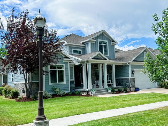 Building Photo - 2670 Weathervane Way S