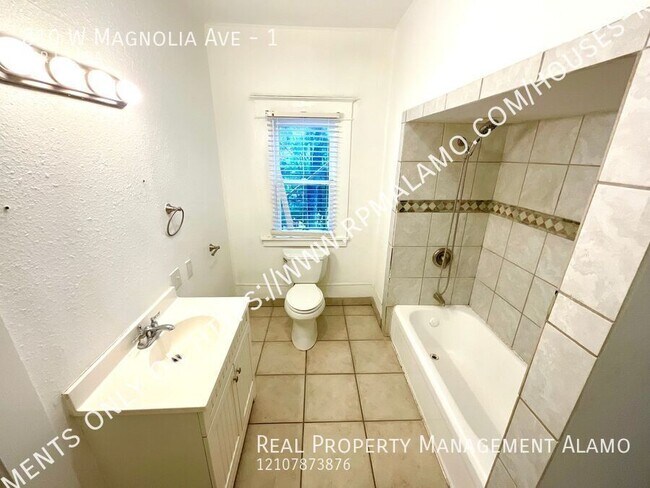 Building Photo - 810 W Magnolia Ave