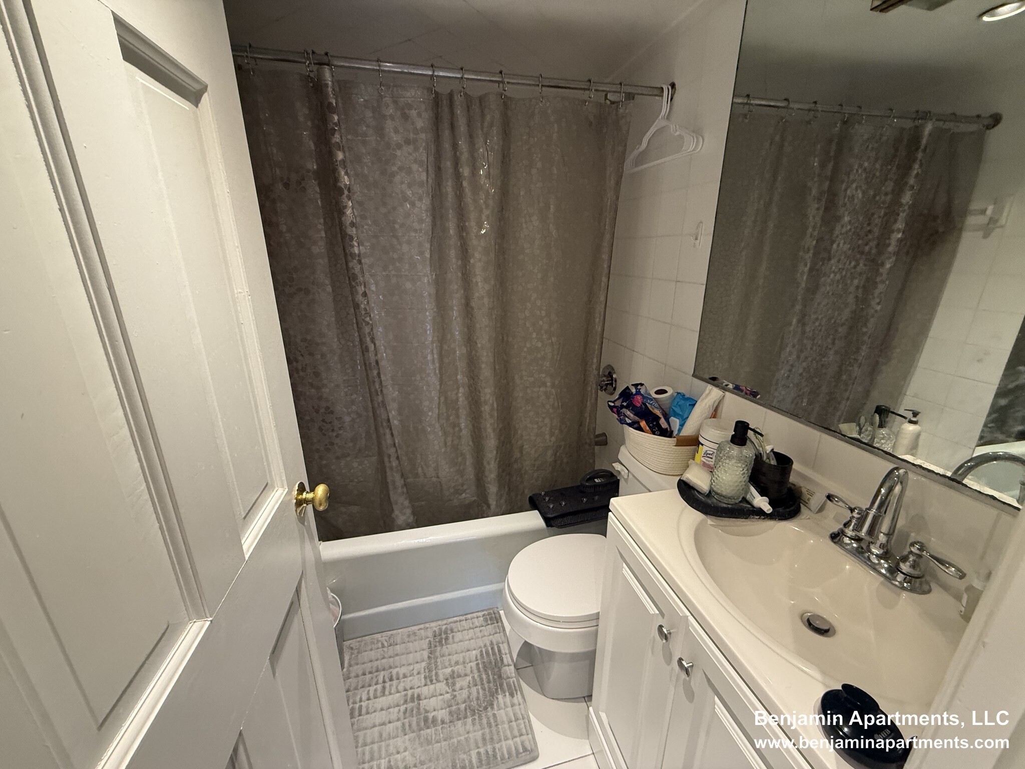 Building Photo - 113 Beacon St