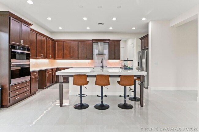 Building Photo - 15030 Wildwood Cir
