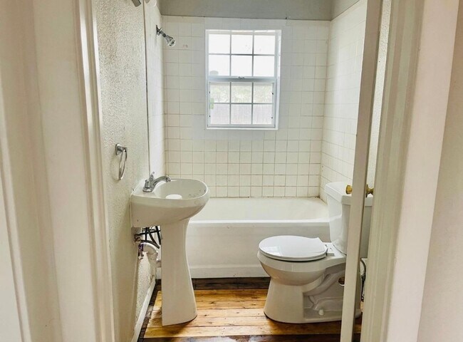 Building Photo - Charming 2BR House in Lubbock