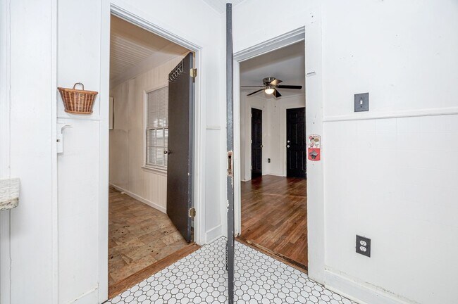Building Photo - Cute 2 Bed 1 Bath in Pascagoula