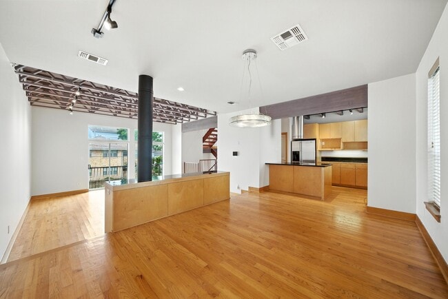 Building Photo - 1414 Rosewood St