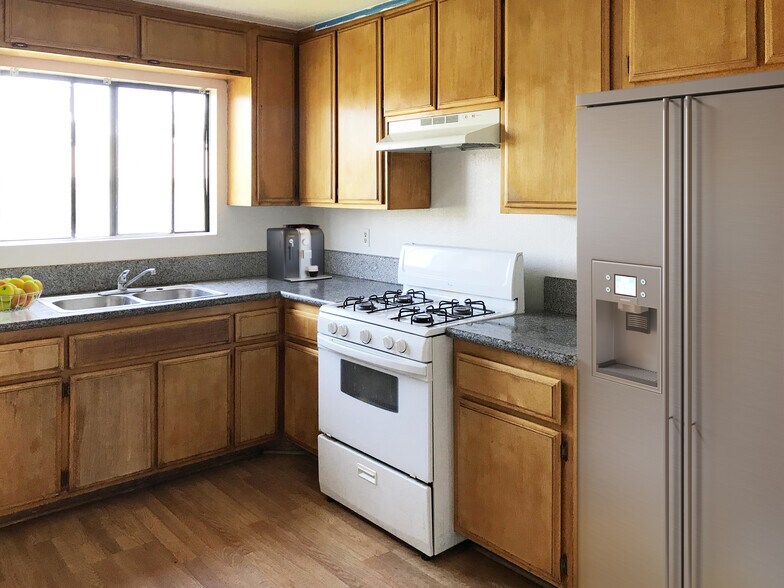 Building Photo - 124 Perou St
