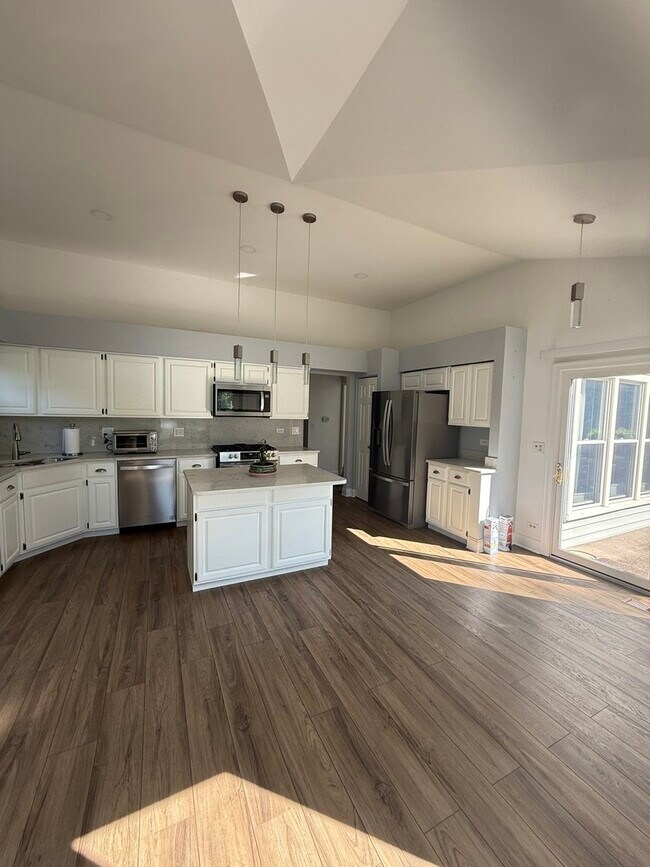 Building Photo - 227 Spring Creek Cir
