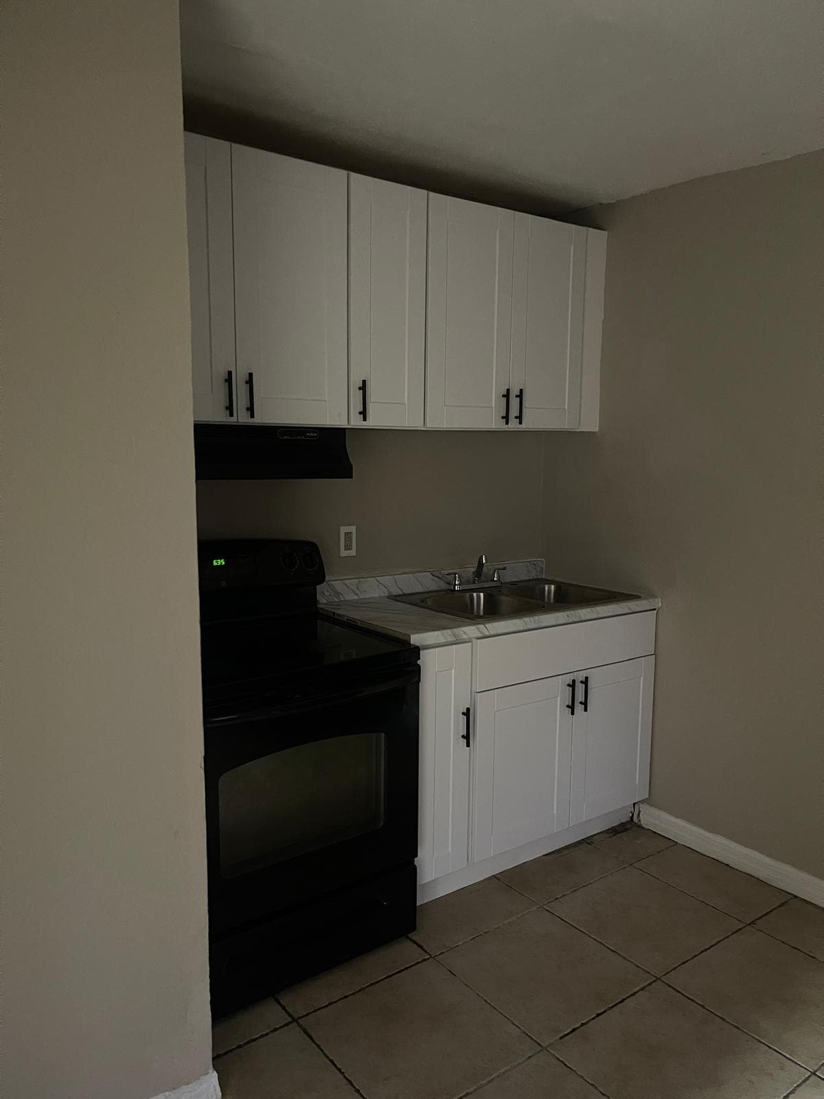 Building Photo - 2909 E 25th Ave