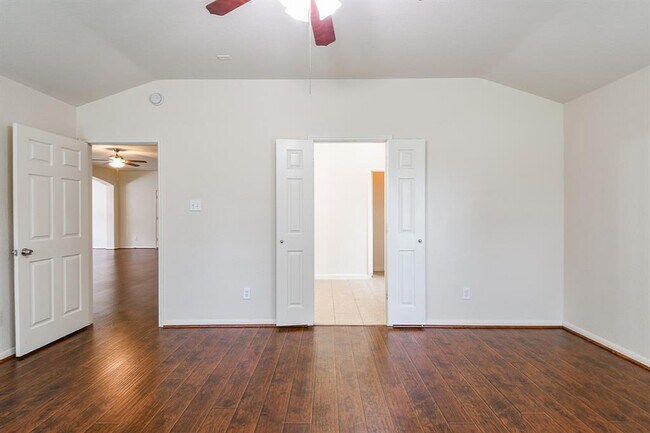 Building Photo - 2318 Appian Way