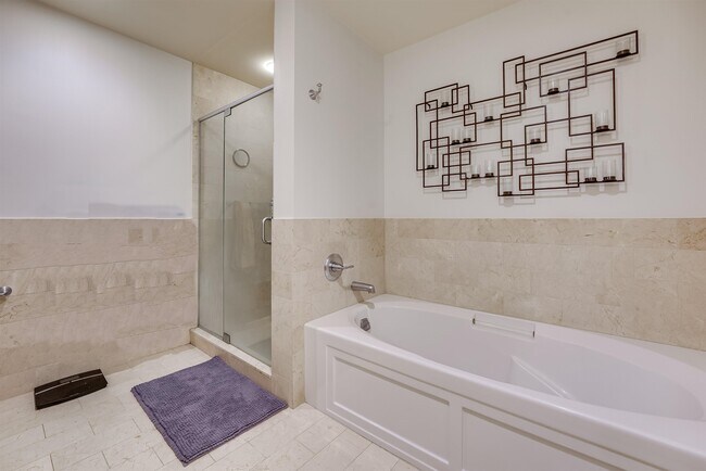 Building Photo - 1125 Maxwell Ln