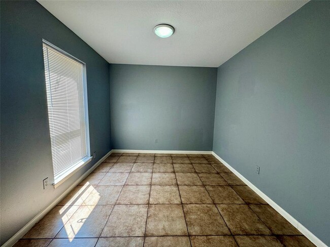 Building Photo - 12011 Carriage Ridge Ct