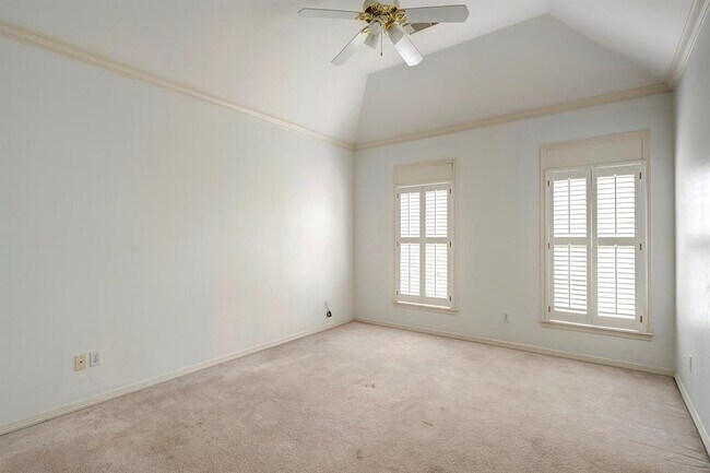 Building Photo - 57 Briar Hollow Ln