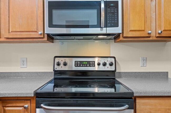 Building Photo - 7805 Jeffrey Alan Ct