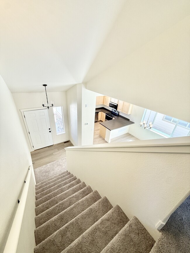 Building Photo - 2392 Jasmine Ln