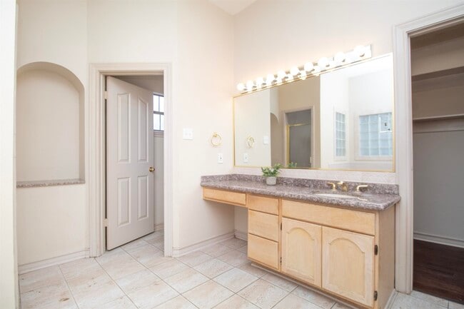 Building Photo - 3003 Edgefield Ct