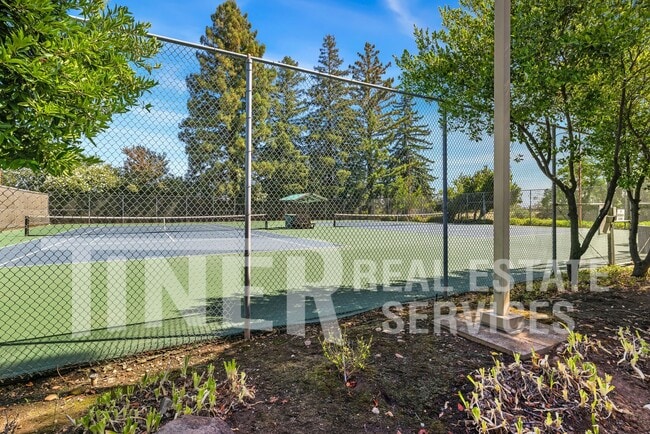Building Photo - 8708 Bluff Ln
