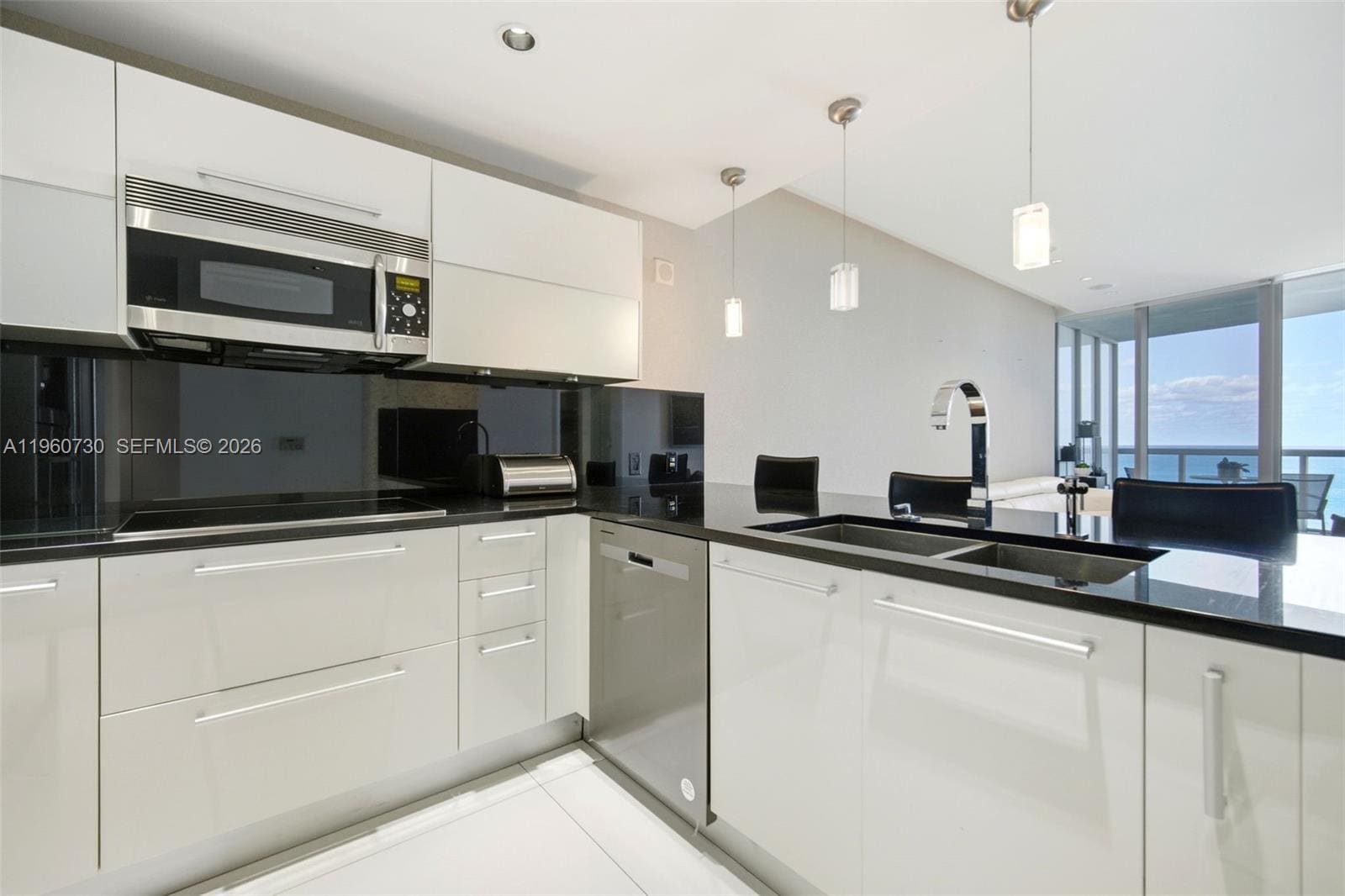 Building Photo - 17121 Collins Ave